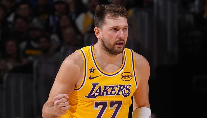 世界杯官网-狂砍38+13+10超约基奇!你再这么打下去:MVP悬念就大了!