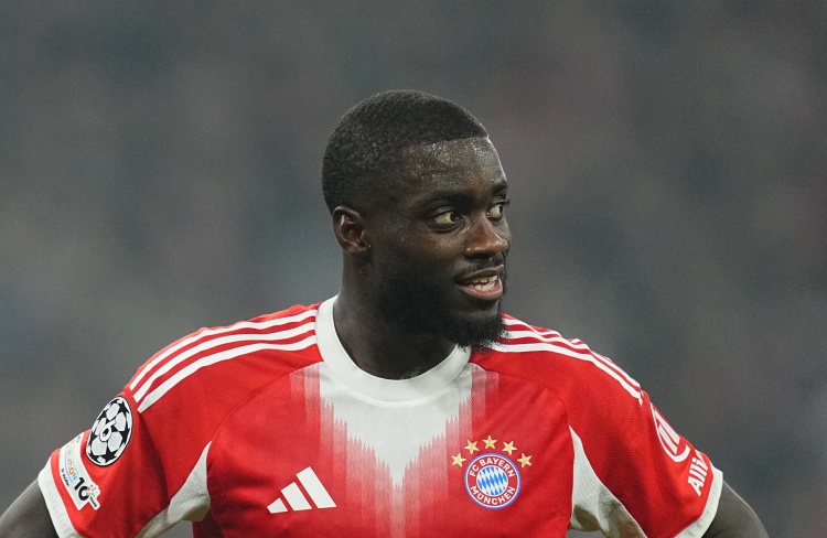 世界杯官网-法尔克：拜仁对于帕续约情况有点紧张，但球员对完成续约有信心